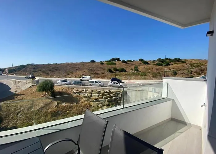 Apto Moderno, A Minutos De La Playa Y Del Centro